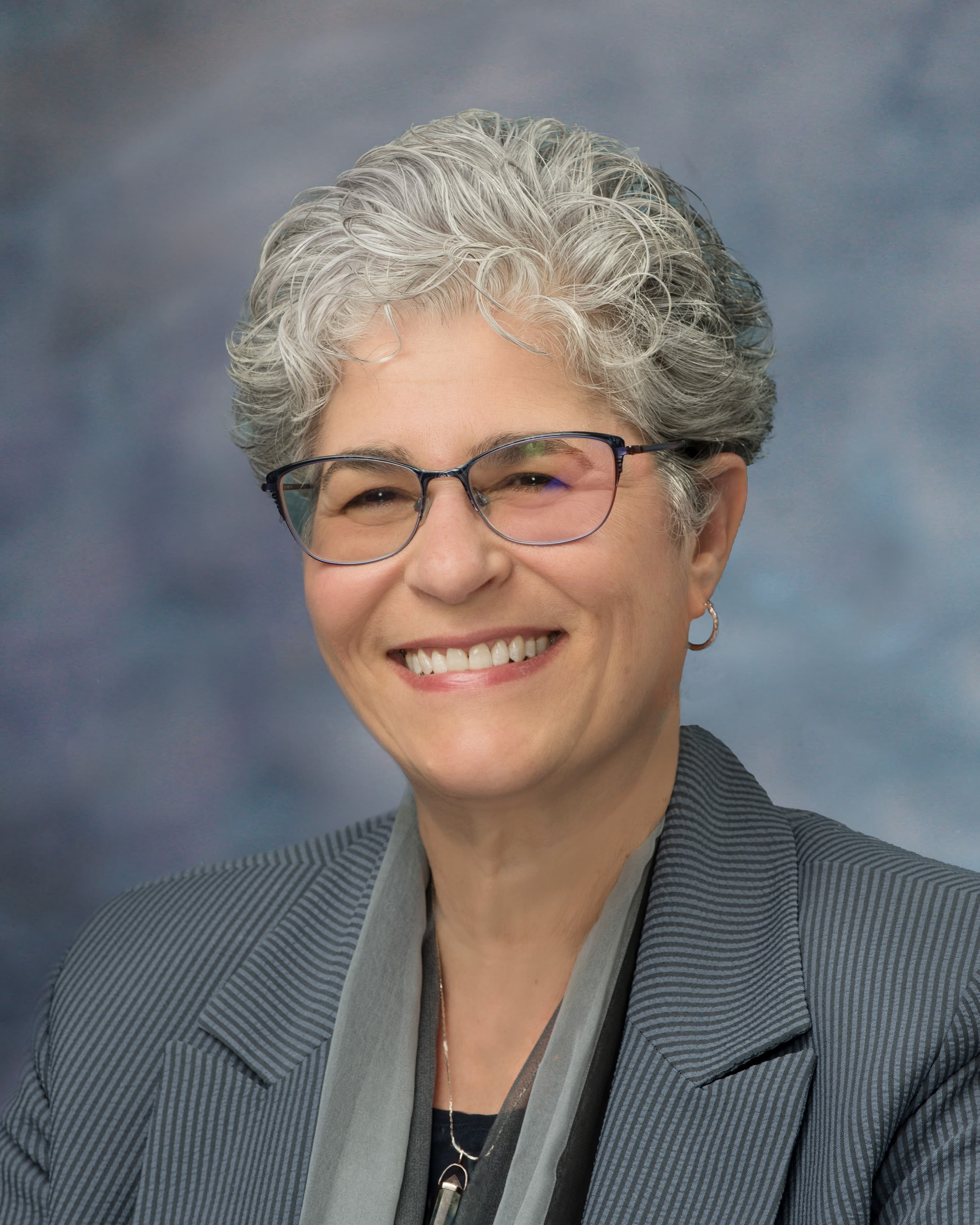 Dr. Michelle Fischthal